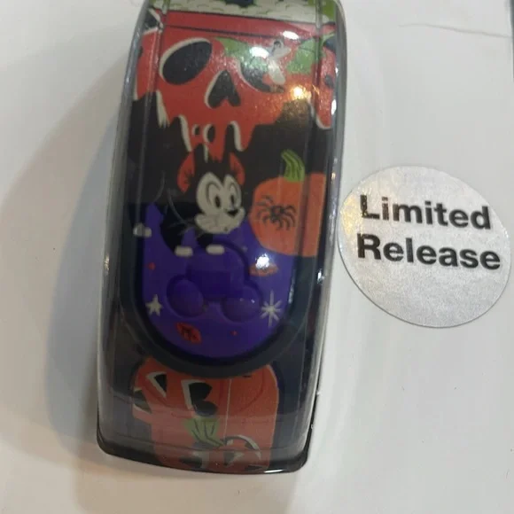 Disney Parks Magic Band 2 Halloween Limited Release Edition. New in Box - Picture 5 of 6